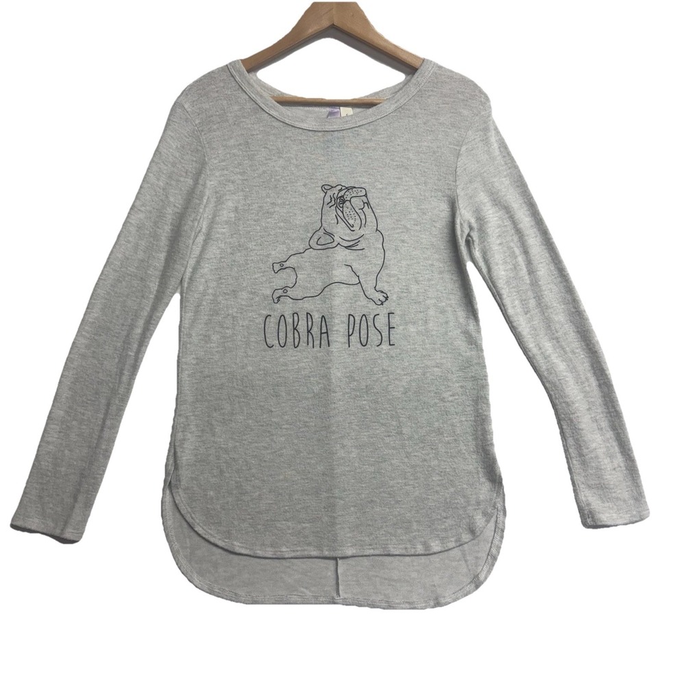 Francesca's Womens S Cobra Pose Bulldog Yoga Graphic Long Sleeve Top Gray Casual
